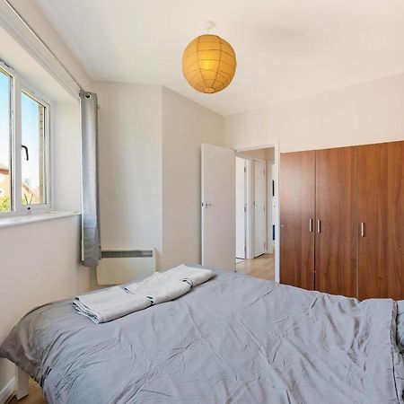 Stunning Aparment In Canada Water Apartment London Bagian luar foto